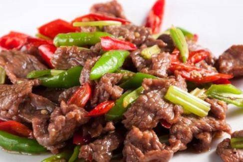 牛肉怎么炒才嫩的做法竅門？一道下飯必吃小炒