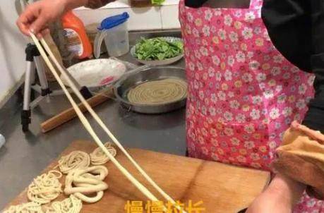 拉面怎么和面讓拉面拉得更長(zhǎng)？這么做就對(duì)了