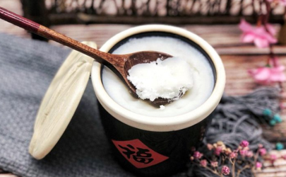 熬豬油要放蔥姜蒜嗎 熬豬油什么時(shí)候放蔥姜蒜